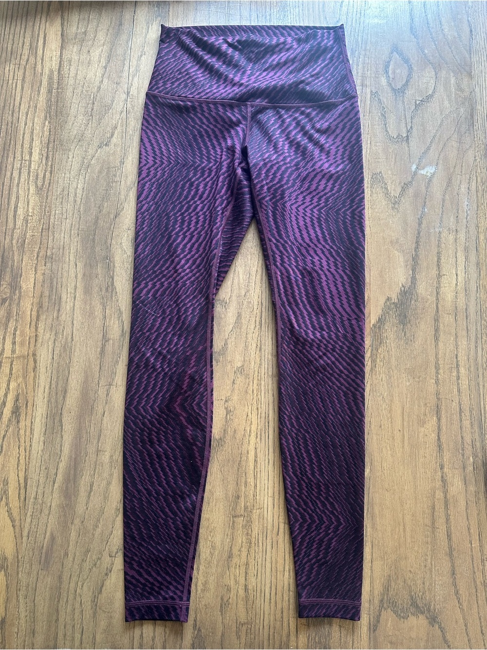 Lululemon Full Length Legging Purple & Black Patterned High-Waist Comfy Size 8 - Picture 1 of 8